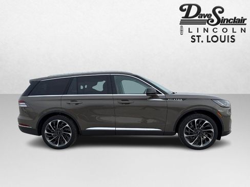 New 2026 Lincoln Aviator Reserve image 4