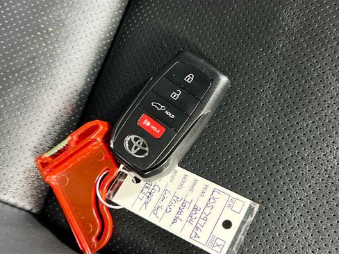 Used 2024 Toyota Prius Limited FWD image 37