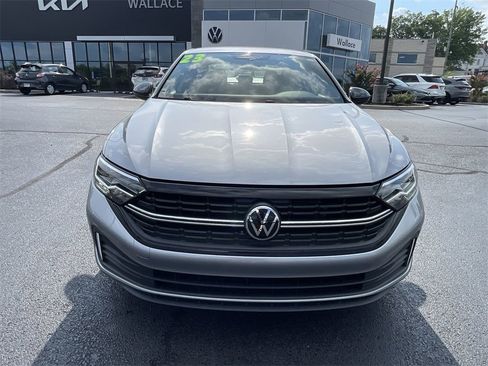 Used 2023 Volkswagen Jetta Sport image 2