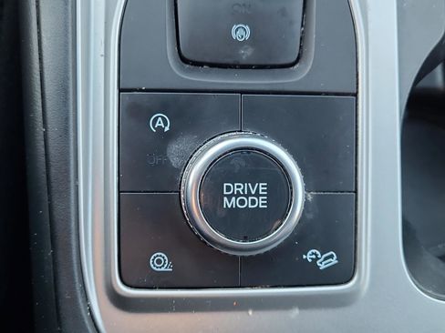 Certified 2020 Ford Explorer XLT image 25