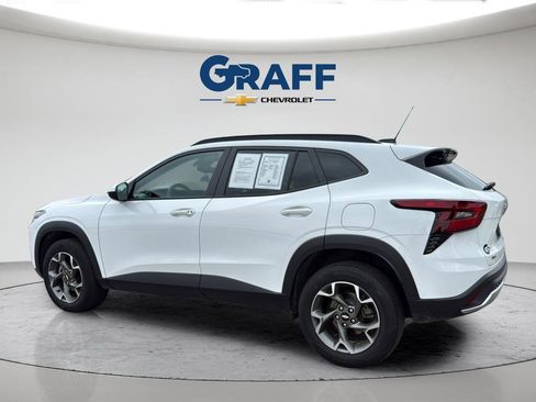 Used 2024 Chevrolet Trax LT FWD image 14