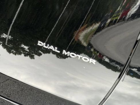 Used 2023 Tesla Model Y AWD image 4
