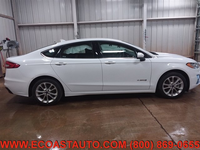 Used 2019 Ford Fusion SE FWD image 4