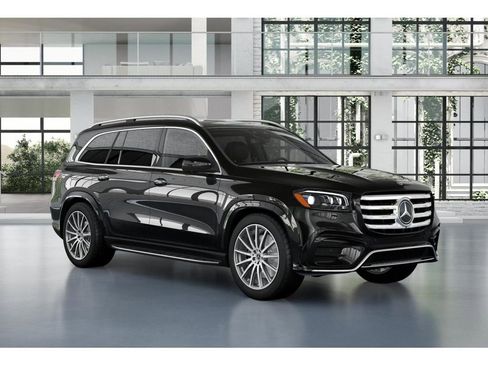 Used 2025 Mercedes-Benz GLS 580 4MATIC image 11