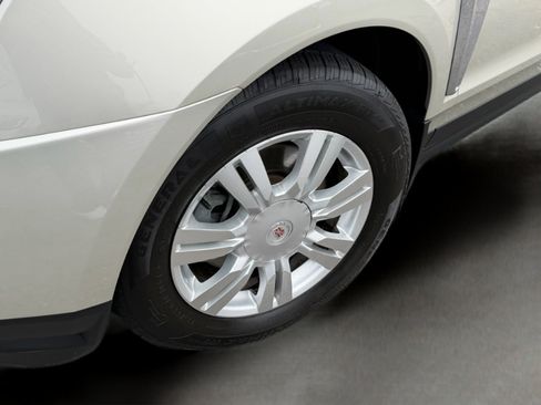 Used 2014 Cadillac SRX Luxury w/ Driver Awareness Package image 3