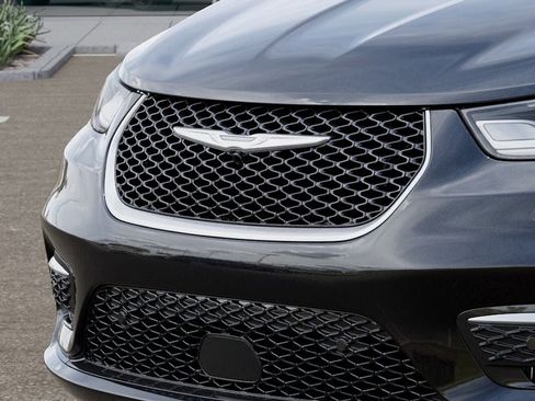 New 2026 Chrysler Pacifica Pinnacle AWD/4WD image 11