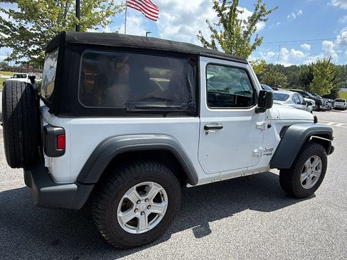 Used 2018 Jeep Wrangler Sport AWD/4WD image 8