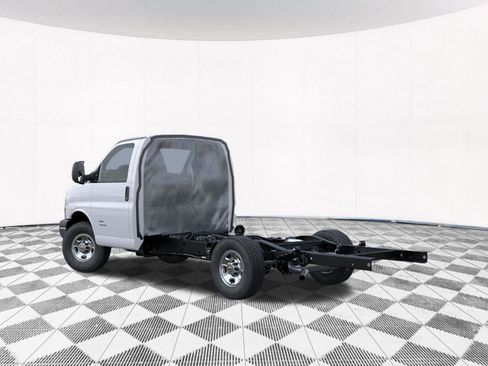 New 2026 Chevrolet Express 3500 w/ Power Convenience Package image 6