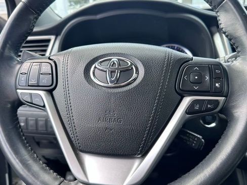 Used 2018 Toyota Highlander SE AWD/4WD image 13