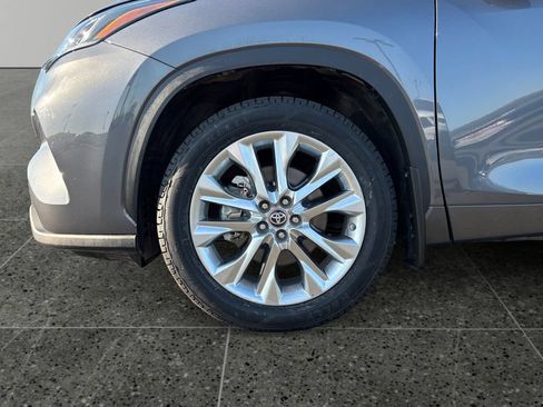 Used 2023 Toyota Highlander Limited AWD/4WD image 5