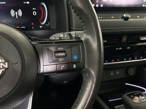 Used 2024 Nissan Rogue SL w/ SL Premium Package FWD image 33