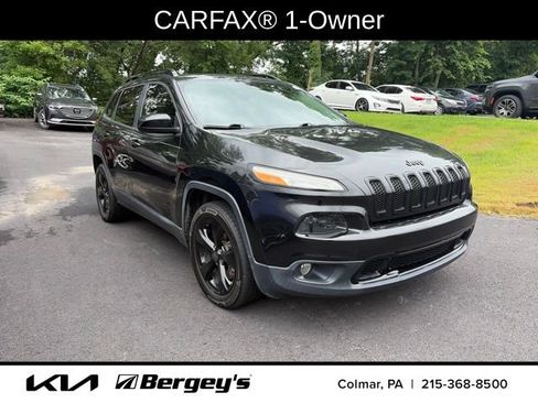 Used 2016 Jeep Cherokee Latitude FWD image 3