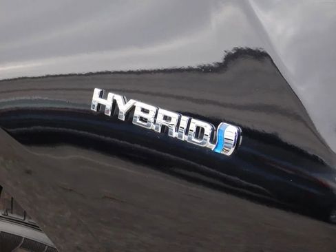 Used 2016 Toyota Prius Two image 10