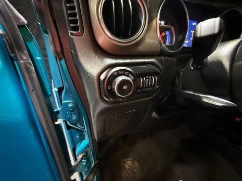 Used 2019 Jeep Wrangler Unlimited Rubicon AWD/4WD image 14