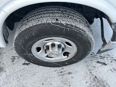 Used 2024 Chevrolet Express 2500 w/ Driver Convenience Package image 12