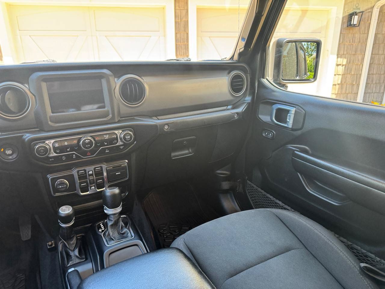 Used 2021 Jeep Gladiator Sport AWD/4WD image 15