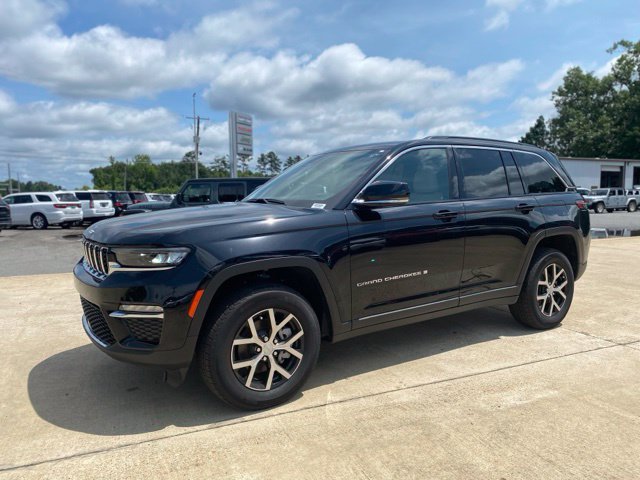 Used 2025 Jeep Grand Cherokee Limited RWD image 3