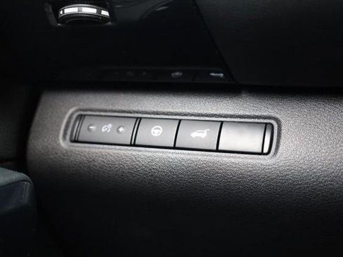 Certified 2025 Nissan Pathfinder SV FWD image 20