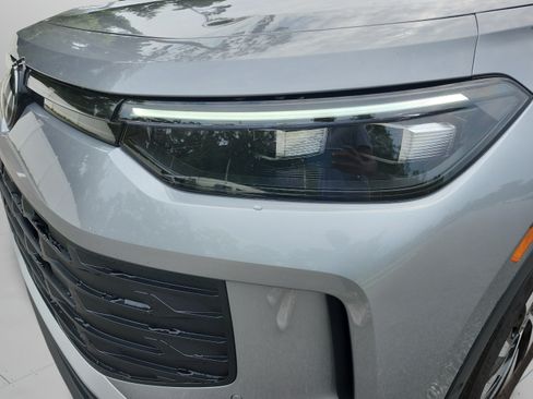 Used 2025 Volkswagen Tiguan S FWD image 28