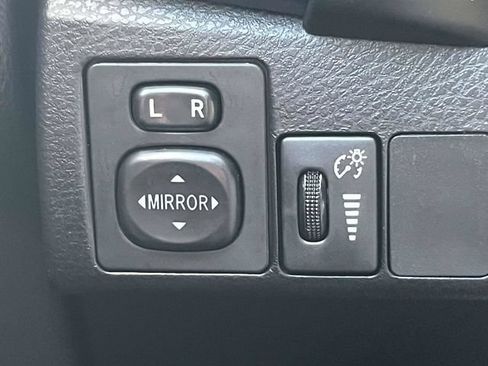 Used 2017 Toyota Corolla L FWD image 32