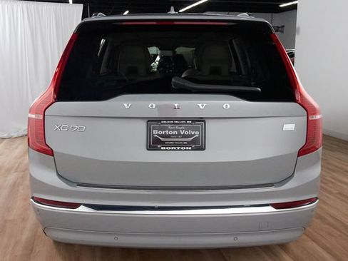 Used 2024 Volvo XC90 T8 Ultimate w/ Protection Package Premier AWD/4WD image 4