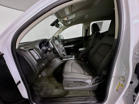 Used 2018 Chevrolet Colorado LT w/ LT Convenience Package RWD image 13