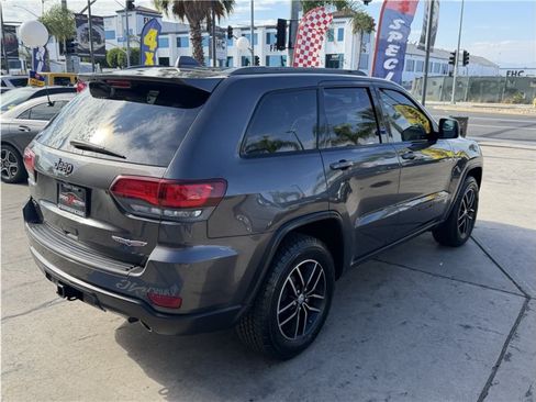 Used 2018 Jeep Grand Cherokee Trailhawk AWD/4WD image 6