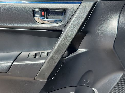 Used 2019 Toyota Corolla SE w/ Body Protection Package FWD image 8