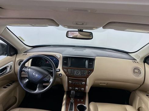 Used 2020 Nissan Pathfinder Platinum w/ Cargo Package FWD image 24