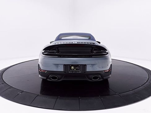 Used 2025 Porsche 911 Carrera RWD image 15
