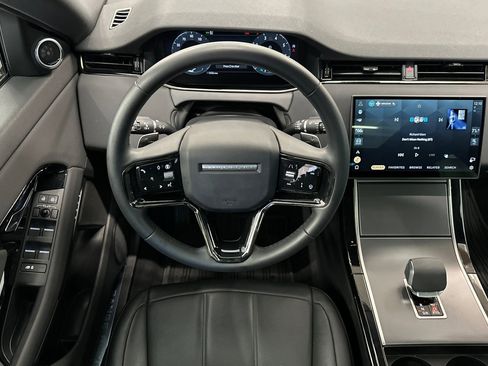 Used 2025 Land Rover Range Rover Evoque Dynamic SE image 28