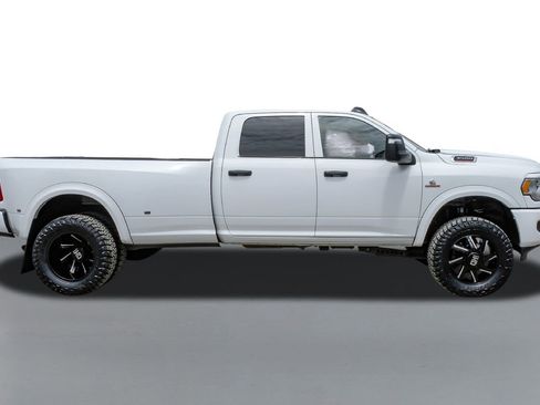 Used 2024 RAM 3500 Tradesman w/ Chrome Appearance Group image 6