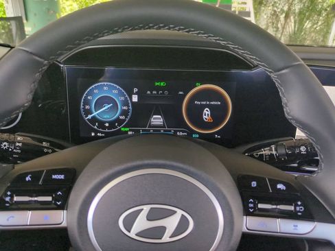 New 2026 Hyundai Elantra Limited FWD image 34