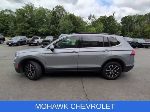 Used 2021 Volkswagen Tiguan SE FWD image 3