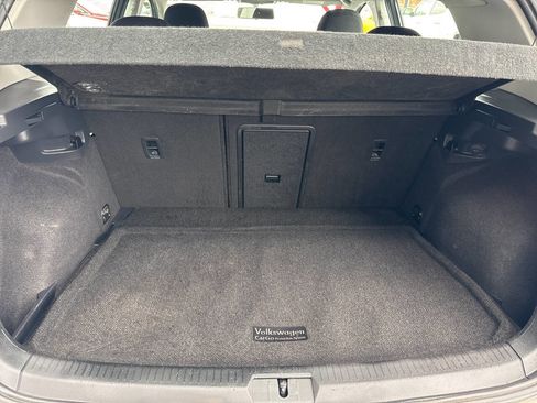 Used 2017 Volkswagen Golf S image 18