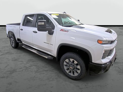 Used 2024 Chevrolet Silverado 2500 Custom w/ Custom Convenience Package AWD/4WD image 5