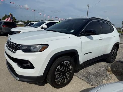 Used 2023 Jeep Compass Sport AWD/4WD image 3