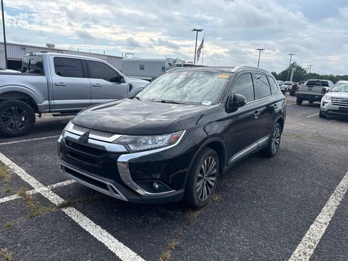 Used 2020 Mitsubishi Outlander SE FWD image 3