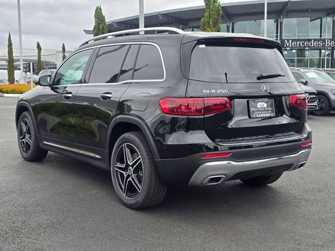 New 2026 Mercedes-Benz GLB 250 4MATIC image 4