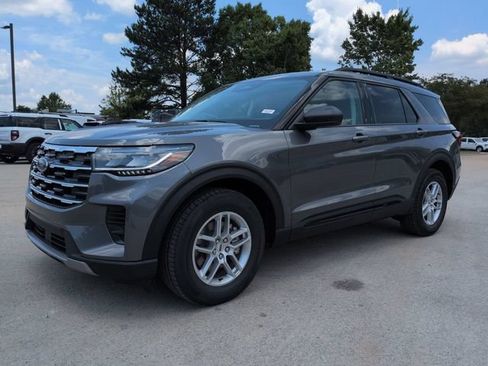 New 2026 Ford Explorer Active RWD image 8
