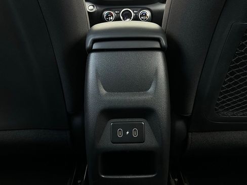 Used 2025 Hyundai Venue SEL image 12