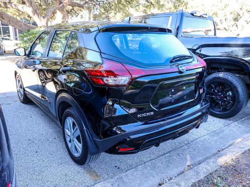 Used 2025 Nissan Kicks Play S image 10