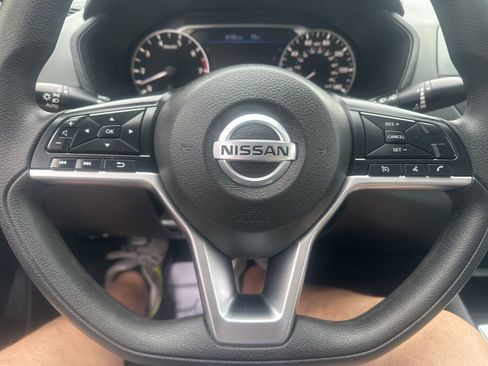 Used 2022 Nissan Altima 2.5 SV FWD image 25