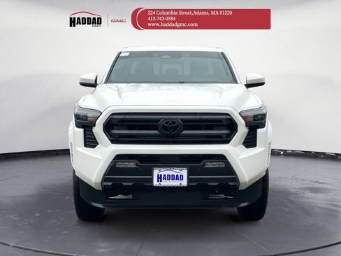 Used 2024 Toyota Tacoma SR5 AWD/4WD image 2