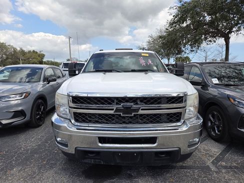 Used 2011 Chevrolet Silverado 2500 LT w/ Interior Plus Package image 2
