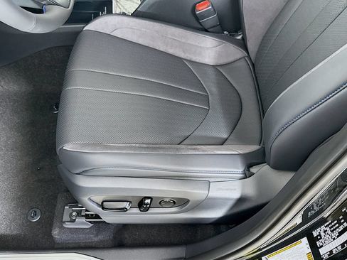 New 2026 Lexus RZ 450e AWD image 21