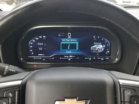 Used 2024 Chevrolet Suburban Premier image 28