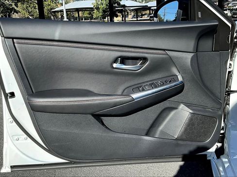 New 2025 Nissan Sentra SR image 10