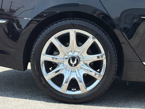Used 2013 Hyundai Equus Signature RWD image 6