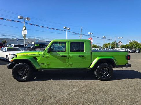 Certified 2025 Jeep Gladiator Sport AWD/4WD image 8